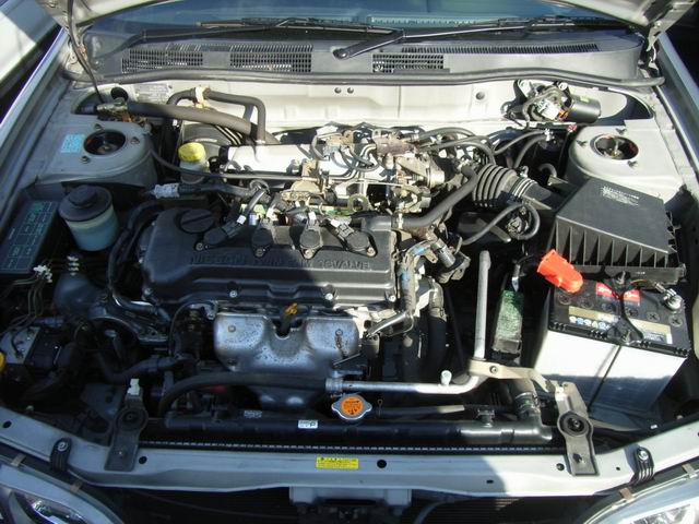 1999 Nissan Primera Pictures