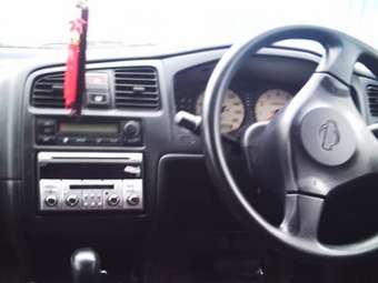 1999 Nissan Primera Pictures