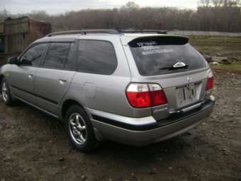 1999 Nissan Primera Photos