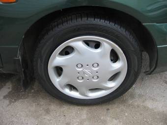 1999 Nissan Primera Photos