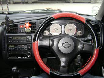 1999 Nissan Primera Pictures