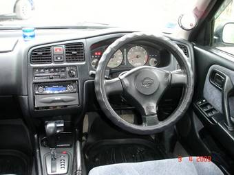 1999 Nissan Primera Photos