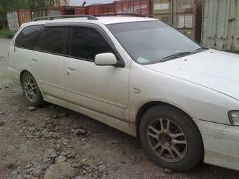 1999 Nissan Primera Pictures