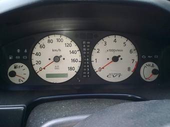 1999 Nissan Primera Photos