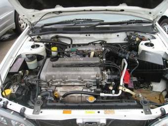 1999 Nissan Primera Images