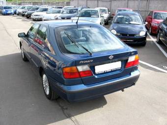 1999 Nissan Primera Images