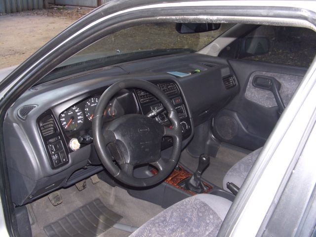 2000 Nissan Primera