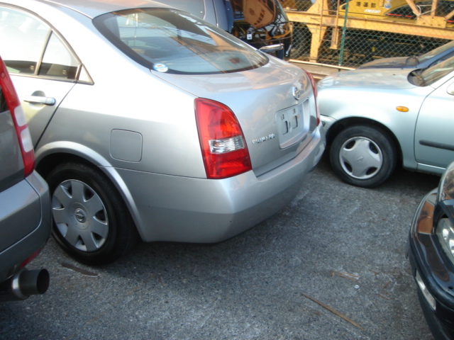 2000 Nissan Primera Images