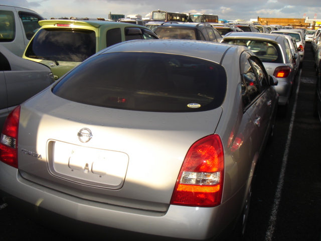 2000 Nissan Primera Pictures