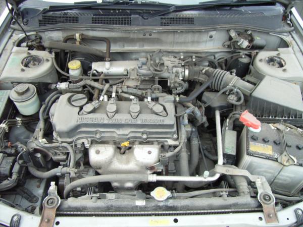 2000 Nissan Primera Photos