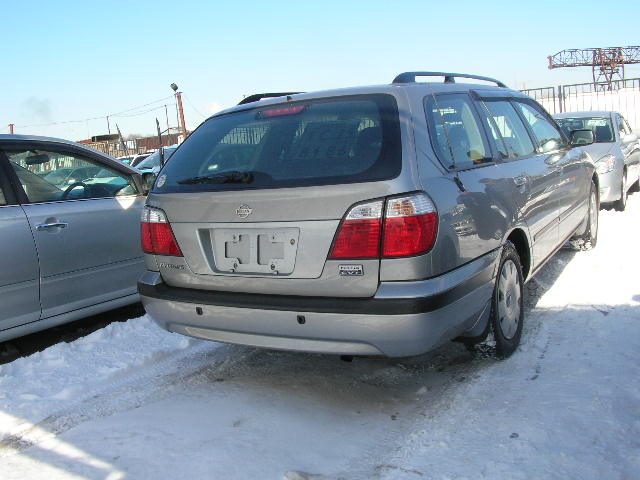 2000 Nissan Primera Photos