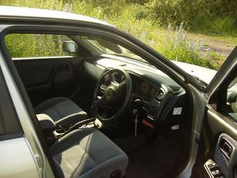 2000 Nissan Primera Photos