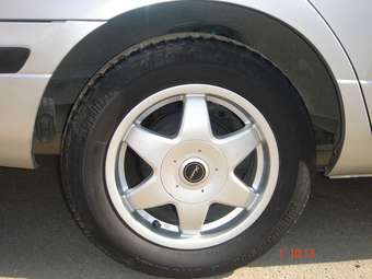 2000 Nissan Primera Pictures