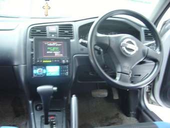 2000 Nissan Primera Pics