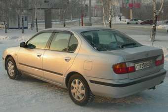 2000 Nissan Primera Photos