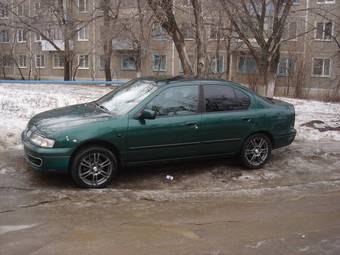 2000 Nissan Primera Pictures