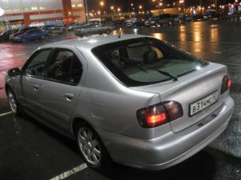 2000 Nissan Primera Images