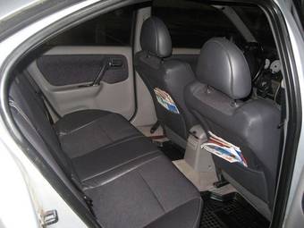 2000 Nissan Primera Pictures