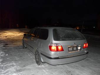 2000 Nissan Primera Photos