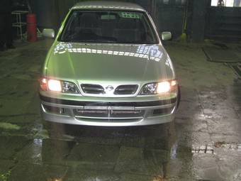 2000 Nissan Primera Photos