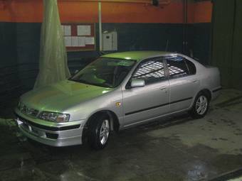 2000 Nissan Primera Photos