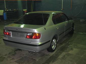 2000 Nissan Primera Photos