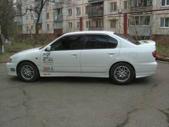 2000 Nissan Primera Pictures