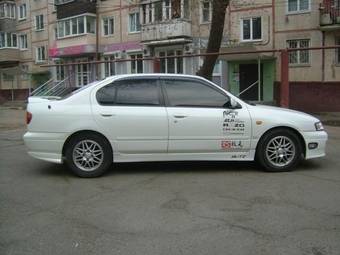 2000 Nissan Primera Photos