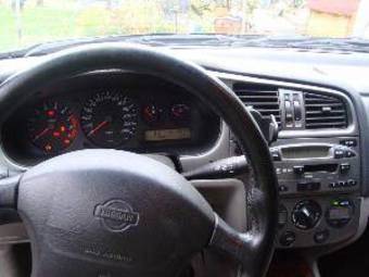 2000 Nissan Primera Pictures