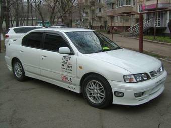 2000 Nissan Primera Photos