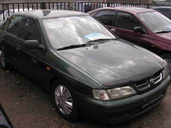 2000 Nissan Primera Images