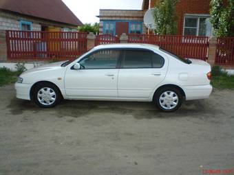 2000 Nissan Primera Photos