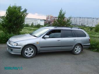 2000 Nissan Primera Images