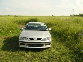 2000 Nissan Primera Photos