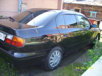 2000 Nissan Primera Photos