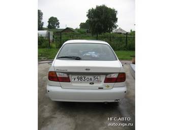 2000 Nissan Primera Images