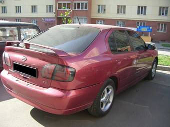 2000 Nissan Primera Photos