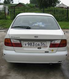 2000 Nissan Primera Photos