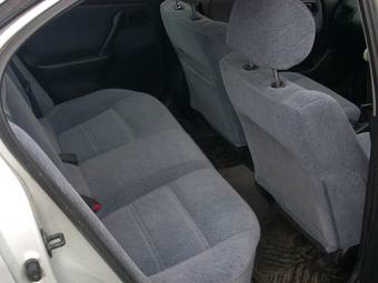 2000 Nissan Primera Images