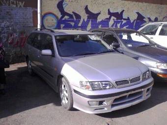 2000 Nissan Primera Pictures