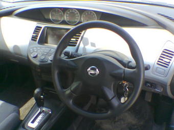 2001 Nissan Primera Images