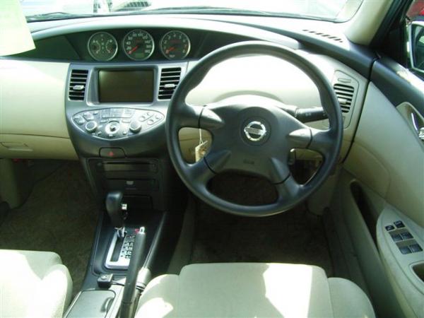 2001 Nissan Primera Images