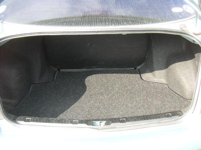 2001 Nissan Primera Pictures
