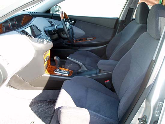 2001 Nissan Primera Pictures