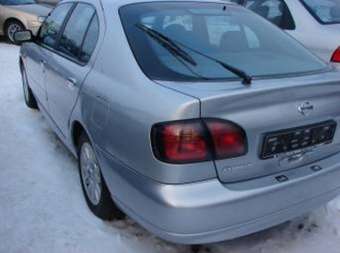 2001 Nissan Primera Pictures