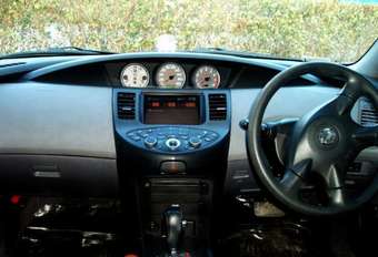 2001 Nissan Primera Photos