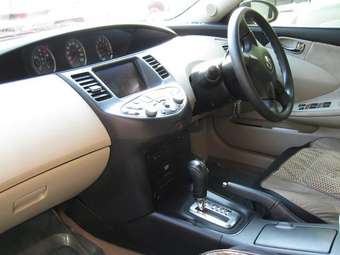 2001 Nissan Primera Pictures