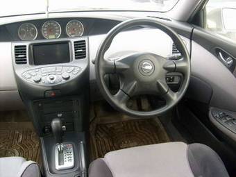 2001 Nissan Primera Pictures