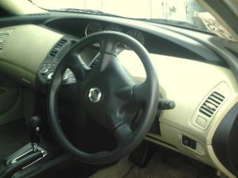 2001 Nissan Primera Pictures