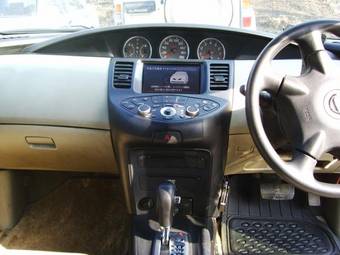 2001 Nissan Primera Photos